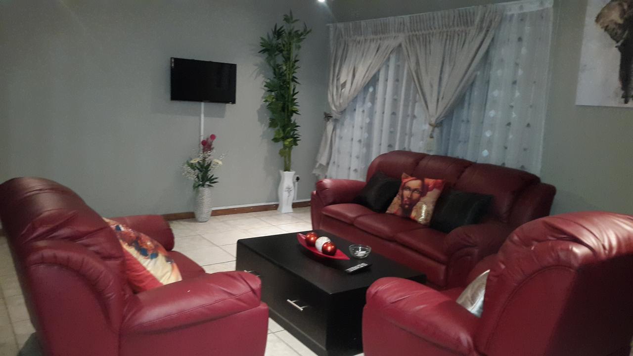 Tintech Bed & Breakfast Francistown Kültér fotó