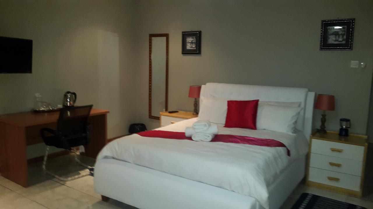 Tintech Bed & Breakfast Francistown Kültér fotó