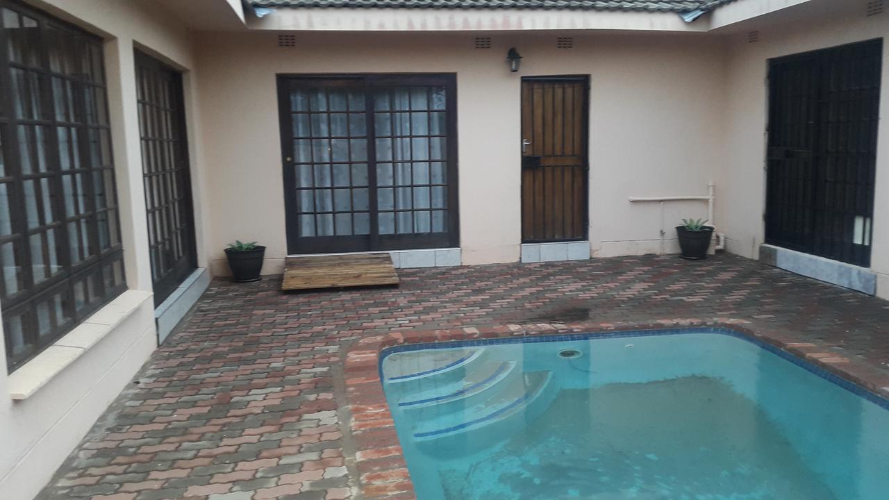 Tintech Bed & Breakfast Francistown Kültér fotó