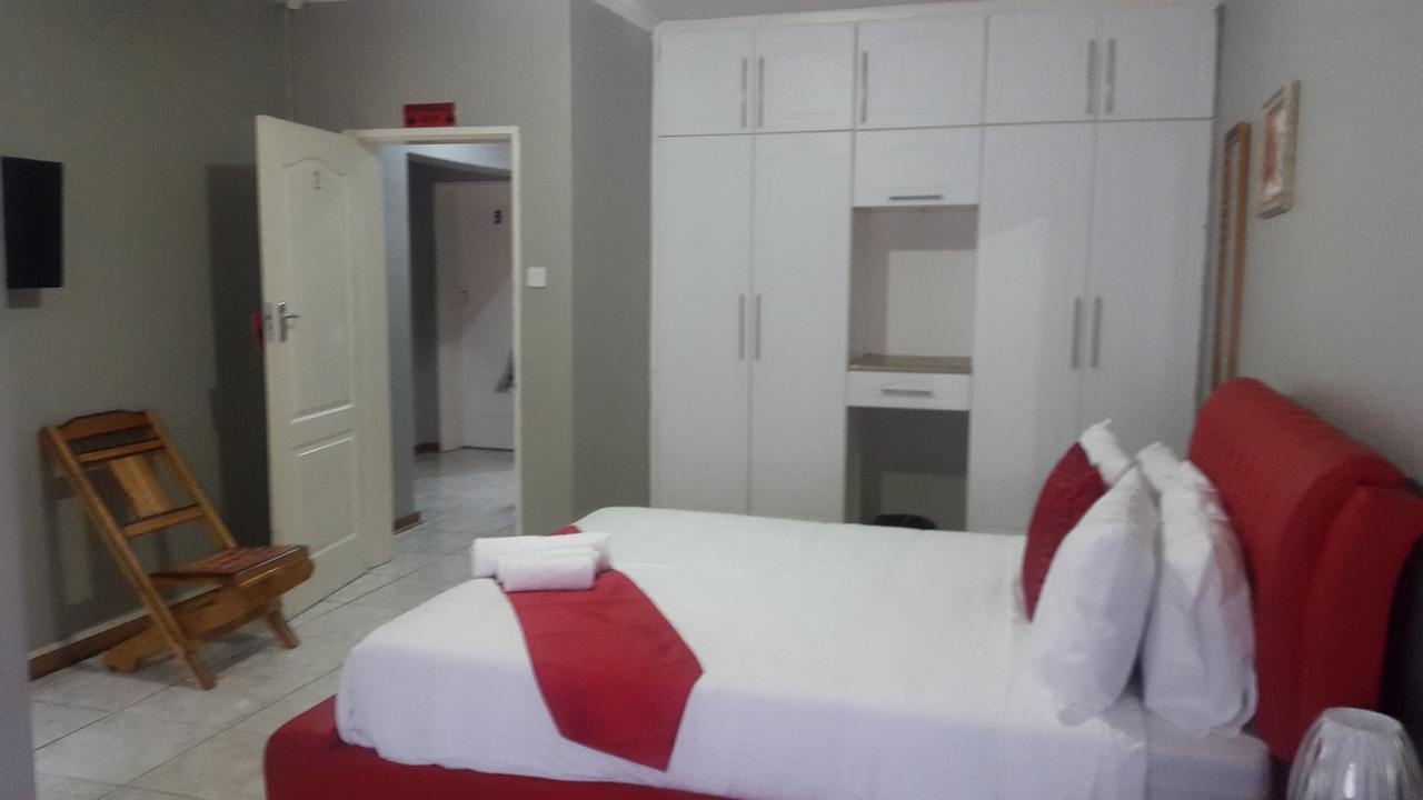 Tintech Bed & Breakfast Francistown Kültér fotó