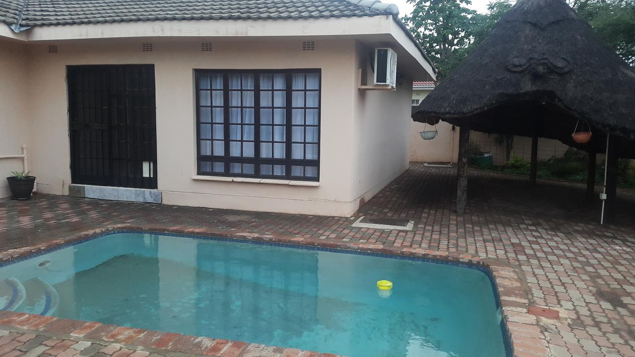 Tintech Bed & Breakfast Francistown Kültér fotó