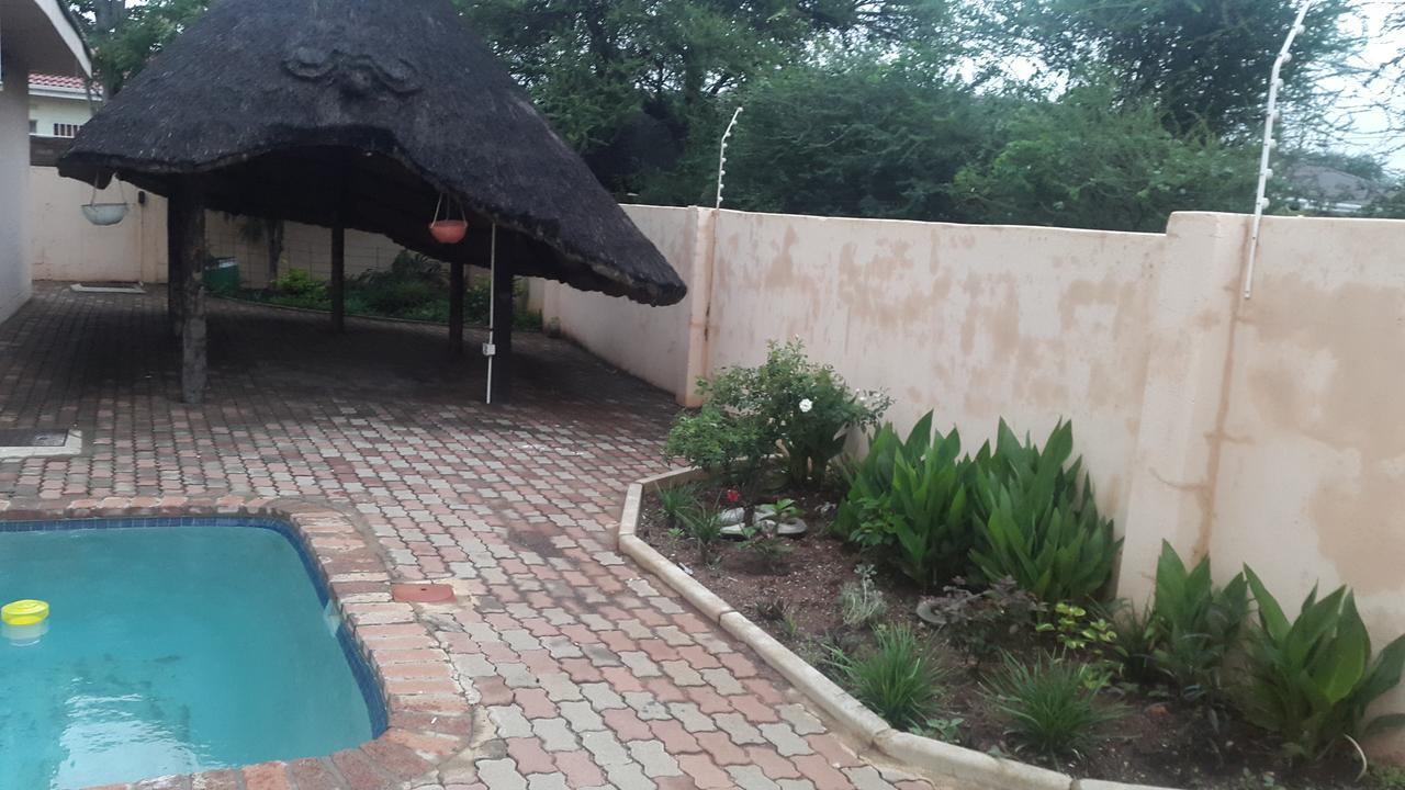 Tintech Bed & Breakfast Francistown Kültér fotó