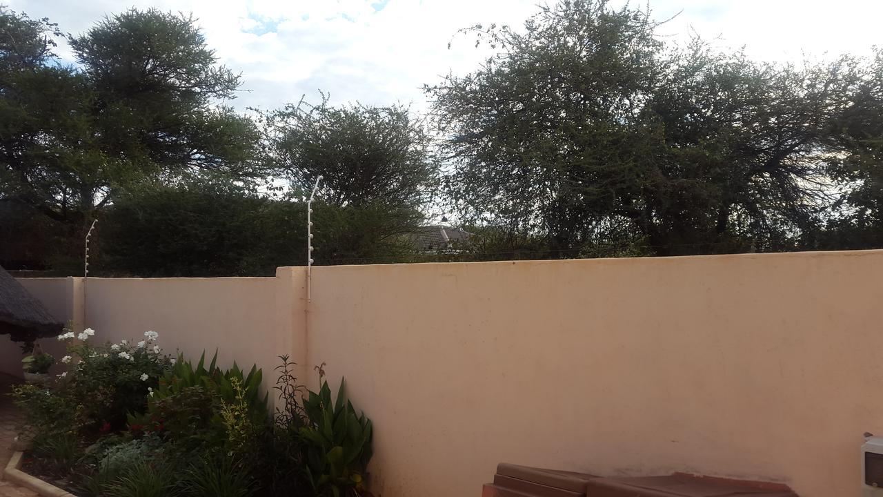 Tintech Bed & Breakfast Francistown Kültér fotó