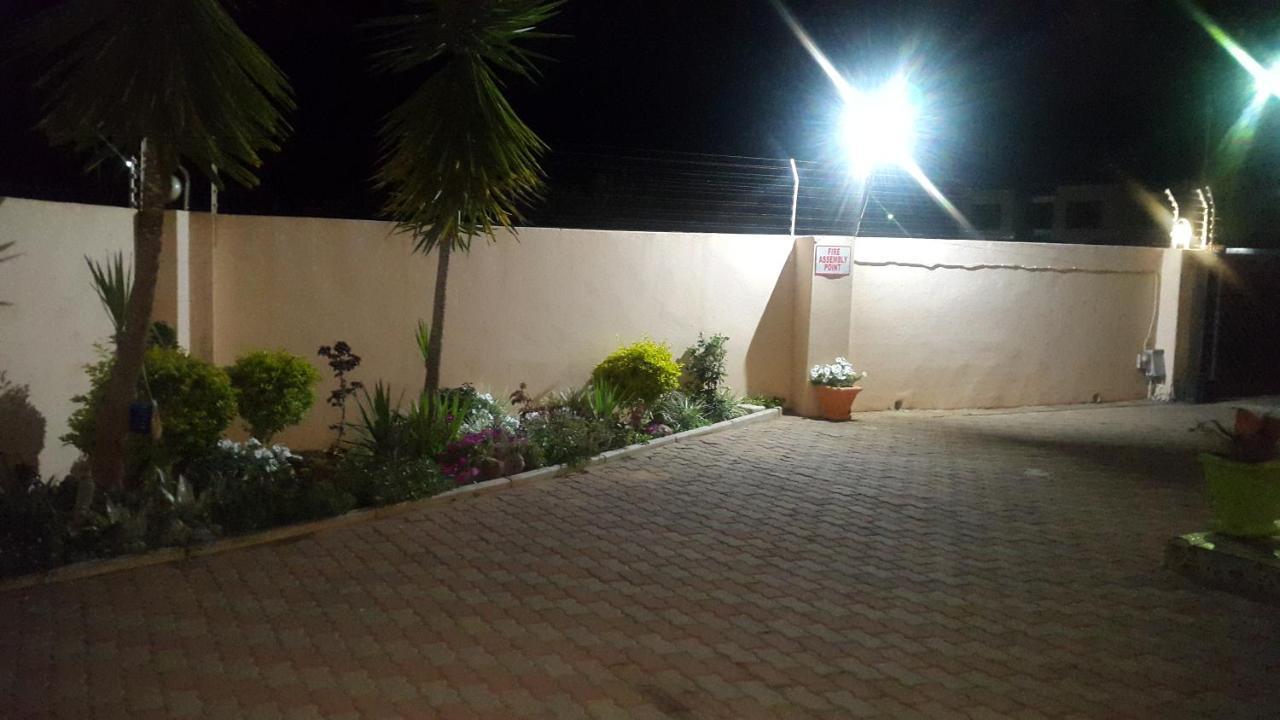 Tintech Bed & Breakfast Francistown Kültér fotó